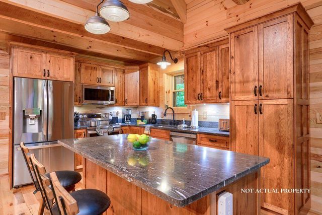 16073 Nickel Plate Road, Logan, OH 43138
