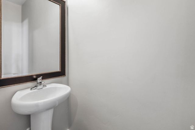 53 E JUBILEE DR, Saratoga Springs, UT 84045