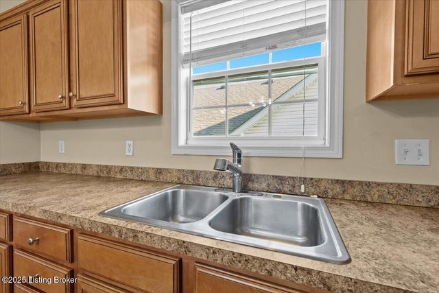 103 Holiday Ct, Elizabethtown, KY 42701