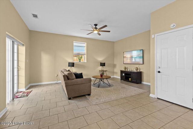 103 Holiday Ct, Elizabethtown, KY 42701