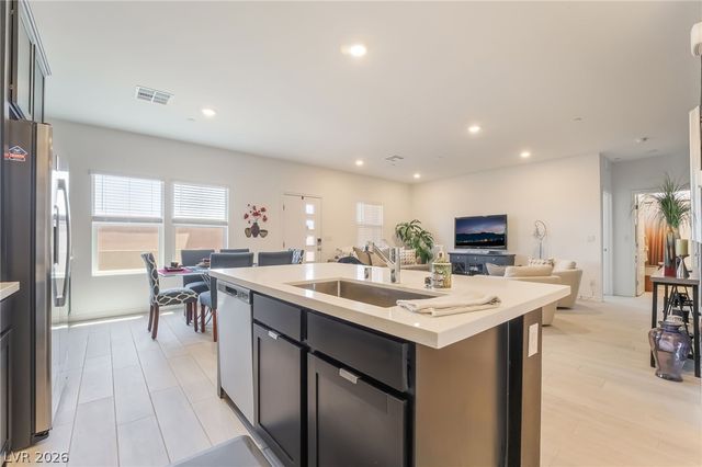 292 Whitney Crest Street, Henderson, NV 89015