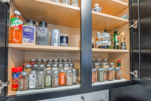 292 Whitney Crest Street, Henderson, NV 89015