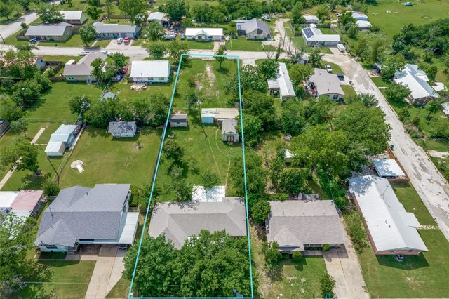 227 N 9th Street, Jacksboro, TX 76458