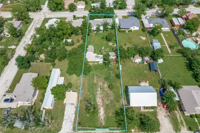 227 N 9th Street, Jacksboro, TX 76458