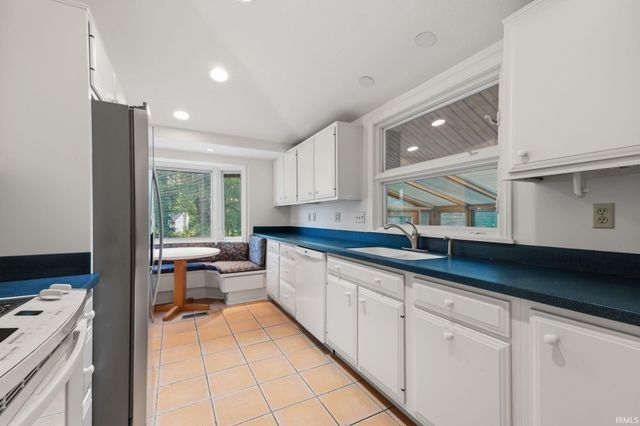 2202 Belhaven Court, Bloomington, IN 47401