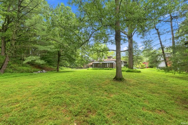 2202 Belhaven Court, Bloomington, IN 47401