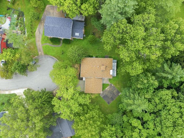 2202 Belhaven Court, Bloomington, IN 47401