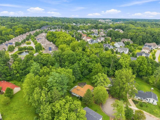 2202 Belhaven Court, Bloomington, IN 47401