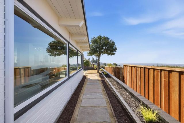 141 Rishell Drive, Oakland, CA 94619