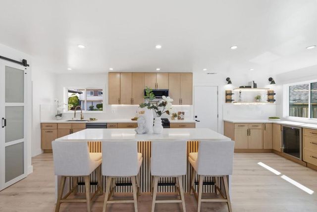 141 Rishell Drive, Oakland, CA 94619