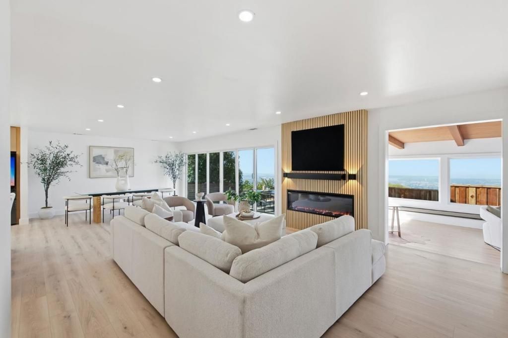 141 Rishell Drive, Oakland, CA 94619