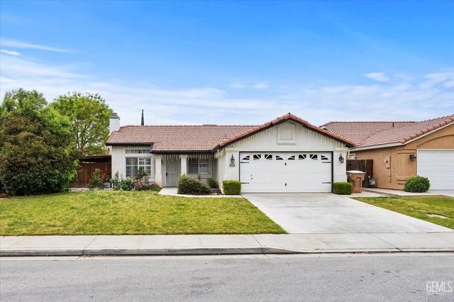 705 Harvest Creek Road, Bakersfield, CA 93312