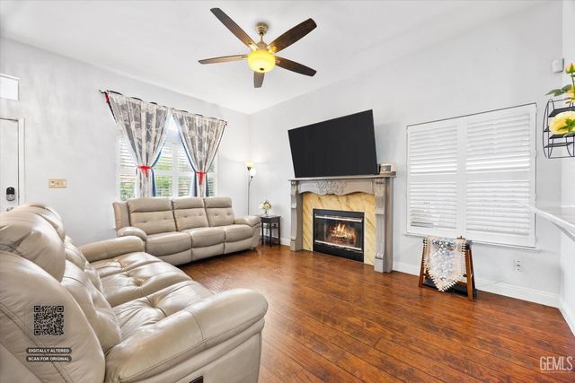 705 Harvest Creek Road, Bakersfield, CA 93312