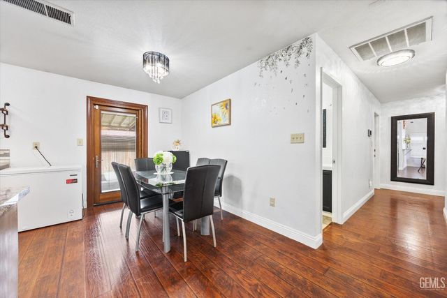 705 Harvest Creek Road, Bakersfield, CA 93312