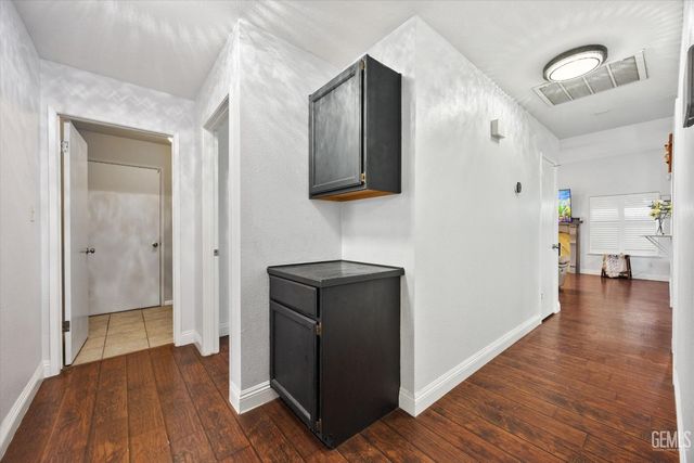 705 Harvest Creek Road, Bakersfield, CA 93312