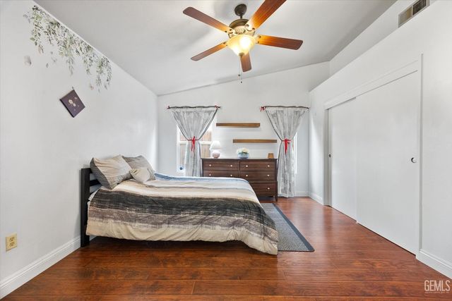 705 Harvest Creek Road, Bakersfield, CA 93312