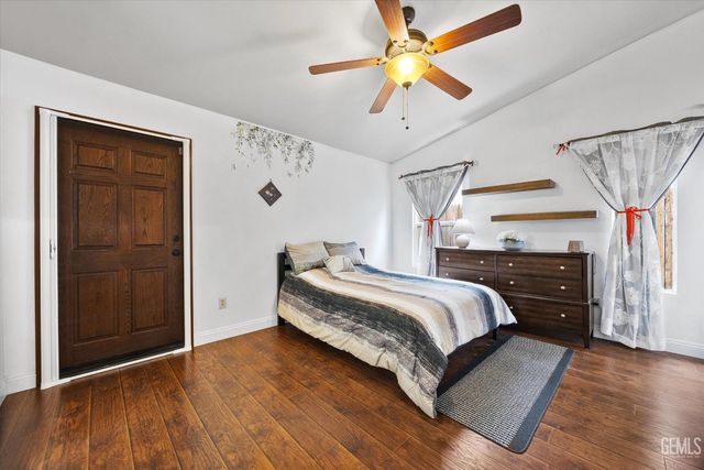 705 Harvest Creek Road, Bakersfield, CA 93312