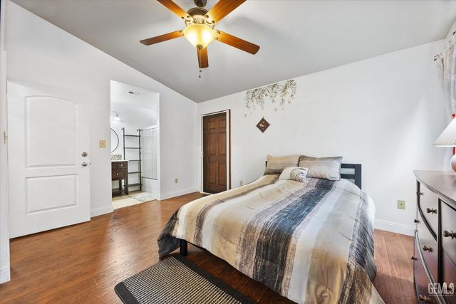 705 Harvest Creek Road, Bakersfield, CA 93312