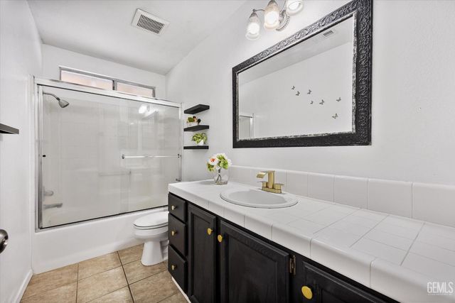 705 Harvest Creek Road, Bakersfield, CA 93312