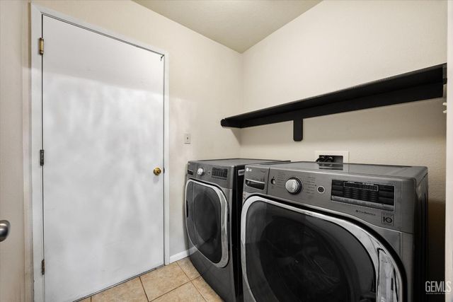 705 Harvest Creek Road, Bakersfield, CA 93312