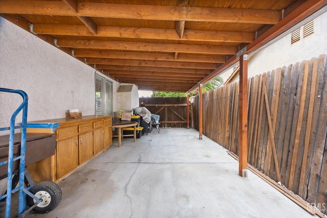 705 Harvest Creek Road, Bakersfield, CA 93312