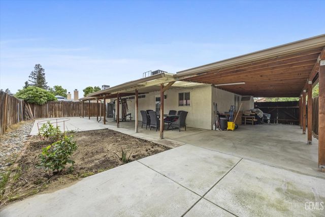 705 Harvest Creek Road, Bakersfield, CA 93312