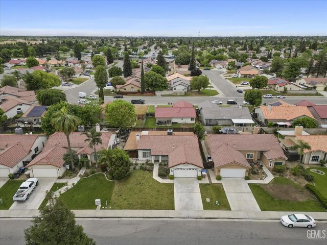 705 Harvest Creek Road, Bakersfield, CA 93312