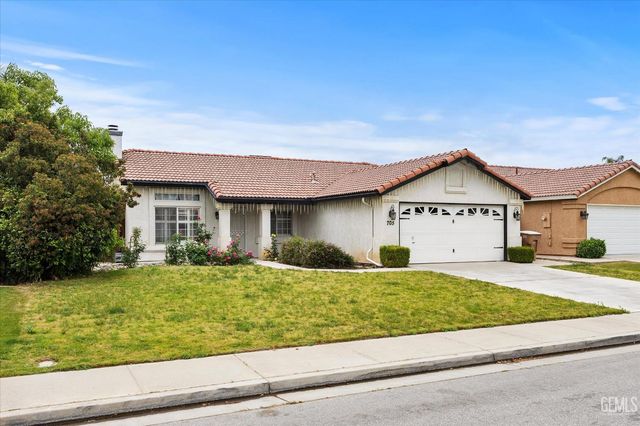 705 Harvest Creek Road, Bakersfield, CA 93312