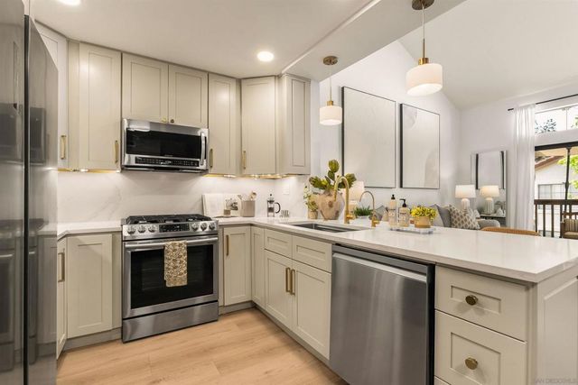 4049 Carmel View Rd 82, San Diego, CA 92130