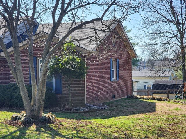 300 Longview Street, Harrodsburg, KY 40330