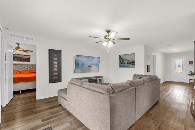 1898 9TH AVENUE, Deland, FL 32724