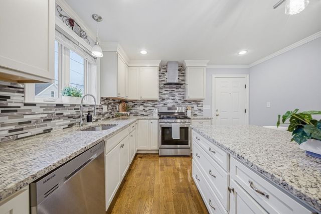 305 Lynn St, Malden, MA 02148