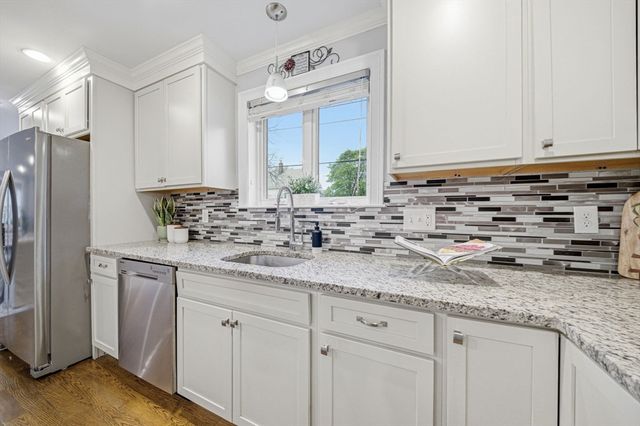 305 Lynn St, Malden, MA 02148