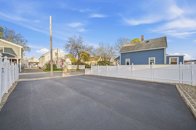 305 Lynn St, Malden, MA 02148