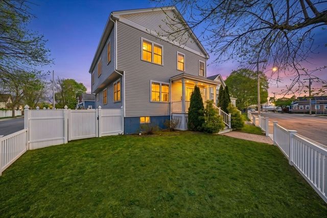 305 Lynn St, Malden, MA 02148
