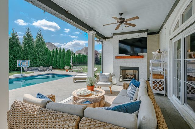 4009 Cardigan Ln, Spring Hill, TN 37174