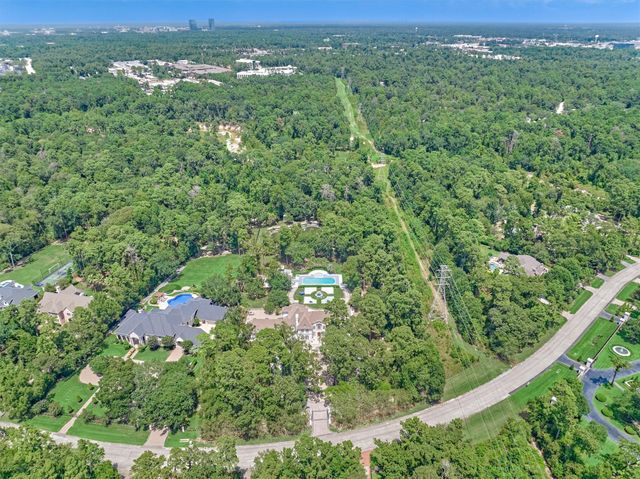 206 N Tranquil Path, The Woodlands, TX 77380