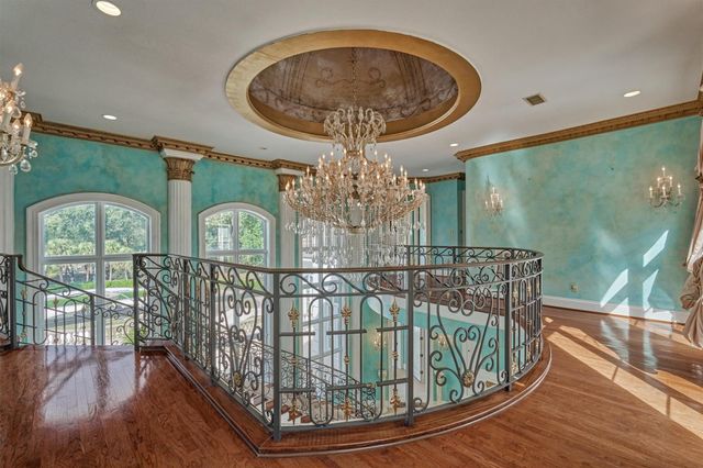 206 N Tranquil Path, The Woodlands, TX 77380