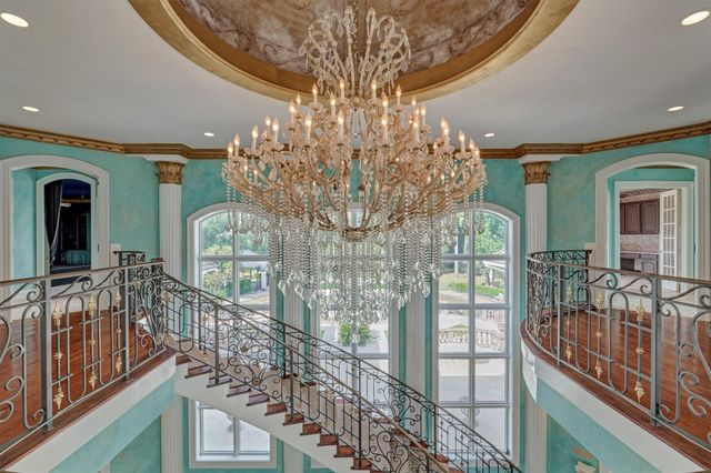 206 N Tranquil Path, The Woodlands, TX 77380