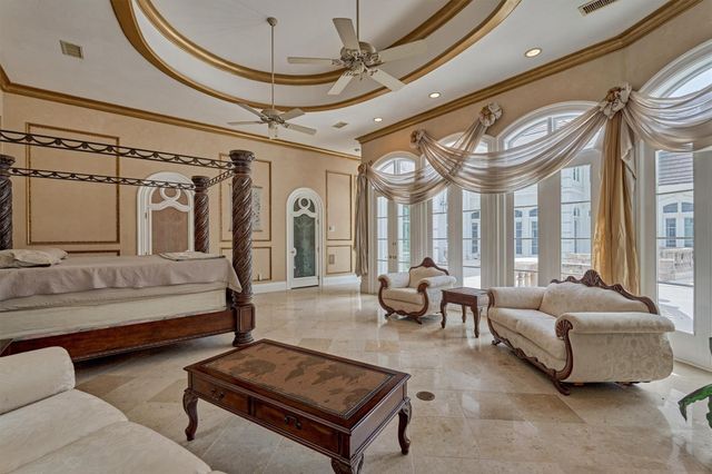 206 N Tranquil Path, The Woodlands, TX 77380