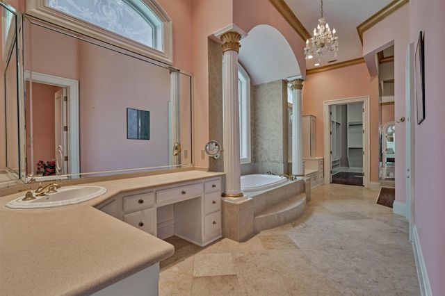 206 N Tranquil Path, The Woodlands, TX 77380