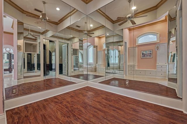 206 N Tranquil Path, The Woodlands, TX 77380