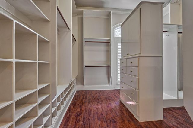206 N Tranquil Path, The Woodlands, TX 77380