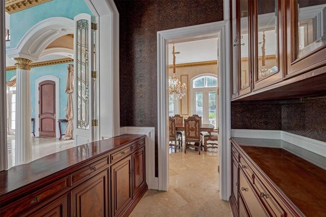 206 N Tranquil Path, The Woodlands, TX 77380