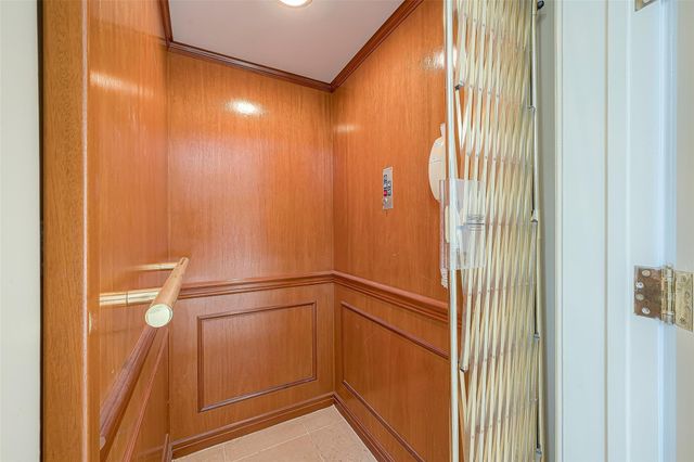 206 N Tranquil Path, The Woodlands, TX 77380
