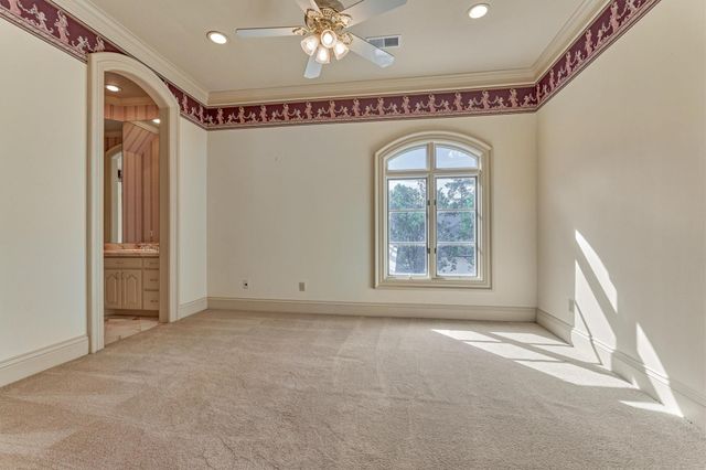 206 N Tranquil Path, The Woodlands, TX 77380