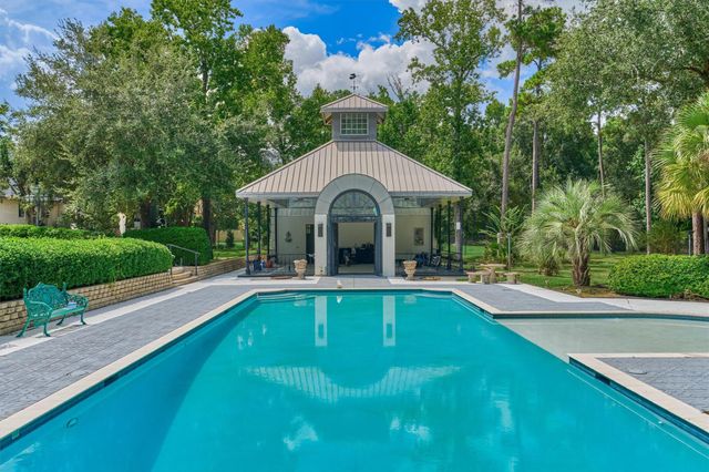 206 N Tranquil Path, The Woodlands, TX 77380