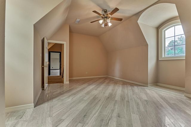 206 N Tranquil Path, The Woodlands, TX 77380