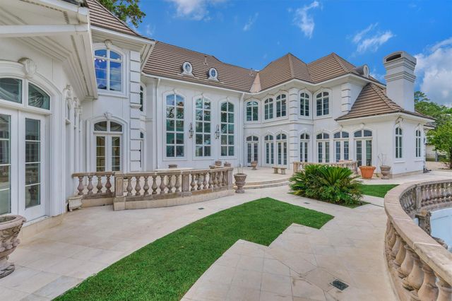 206 N Tranquil Path, The Woodlands, TX 77380