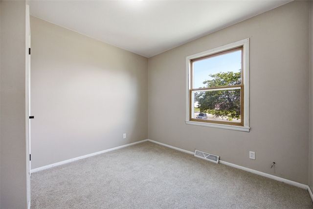 5701 Gordon Court NW, Cedar Rapids, IA 52405